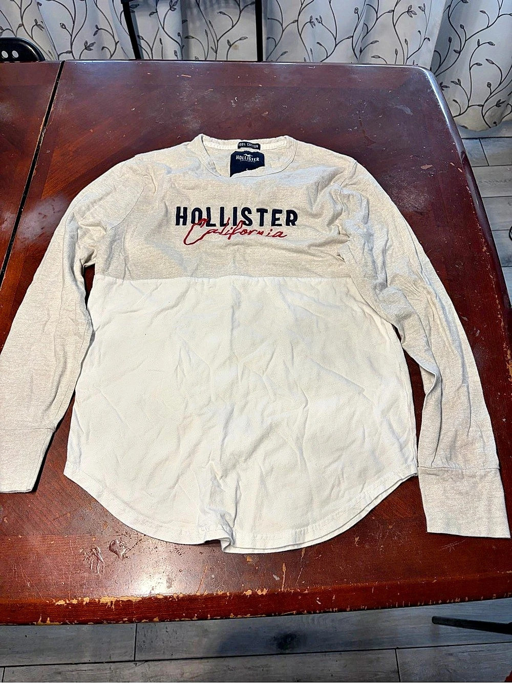 Hollister Striped Long Sleeve Tee in White Size Small
